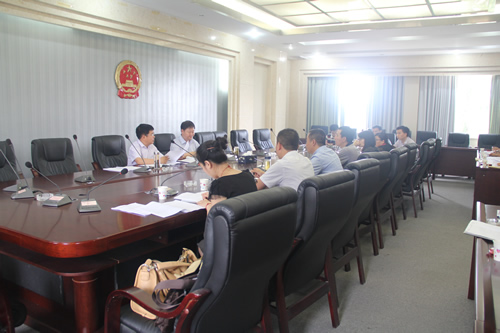 政府領(lǐng)導(dǎo)、企業(yè)代表參加了崇禮新城投資合作協(xié)議討論會(圖1)